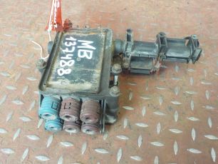 9305462340 MERCEDES Коробка распределительная, № XF137488
