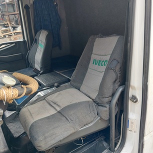 504061155 IVECO Сиденье левое