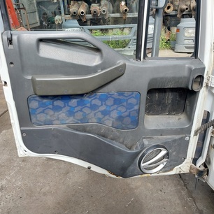 504063075 IVECO Обшивка двери, № XF477986