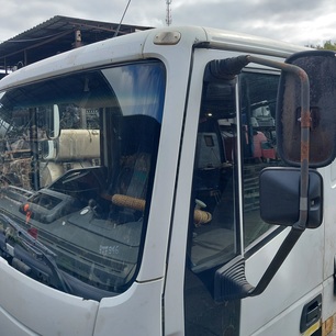504027560 IVECO Накладка стойки левая