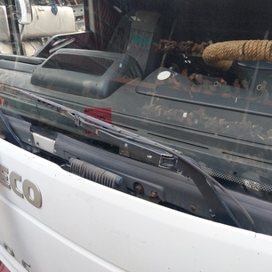4845735 IVECO Поводок стеклоочистителя, № XF478011