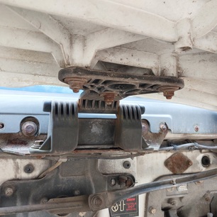 504032787 IVECO Петля капота, № XF478015