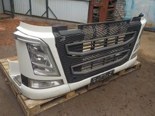 VOLVO Бампер передний, № XF286114