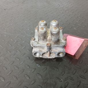 9347141100 WABCO Кран 4-х контурный, № XF452723