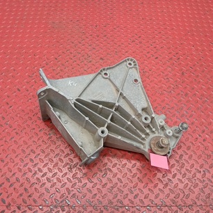 7482270859 RENAULT Кронштейн кабины передний, № XF478378