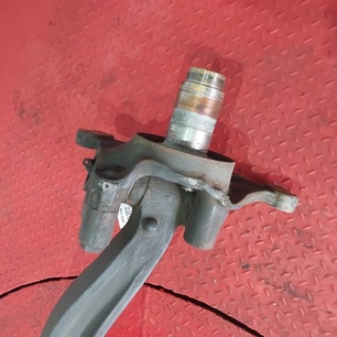 9433321302 MERCEDES Кулак поворотный правый, № XF463545