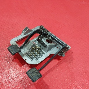 8189958 VOLVO Блок педалей, № XF482245