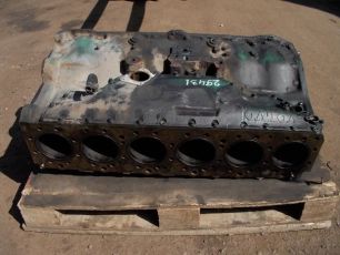 20540417 VOLVO Крышка двигателя, № XF29431
