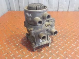20456422 VOLVO Кран управления тормозами прицепа, № XF153464