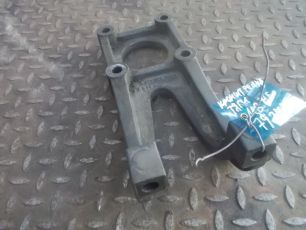 9723250509 MERCEDES Кронштейн реактивной тяги