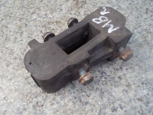 9425040214 MERCEDES Подушка радиатора