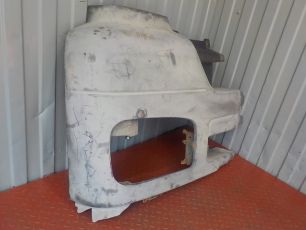 9448800204 MERCEDES Бампер передний правая часть, № XF167610