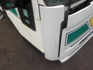 99437723 IVECO Дефлектор кабины правый