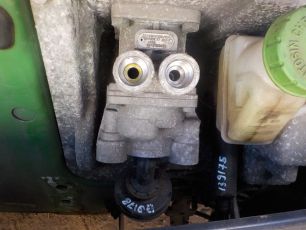 0044314105 MERCEDES Кран главный тормозной