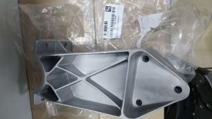 TD0661042B TANGDE Кронштейн крыла заднего