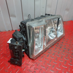 20713721 VOLVO Фара правая, № XF409914