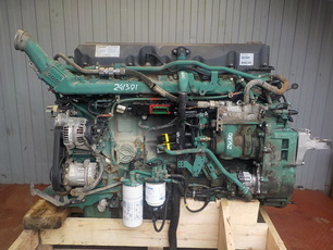 21170630 VOLVO Блок двигателя, № XF241283
