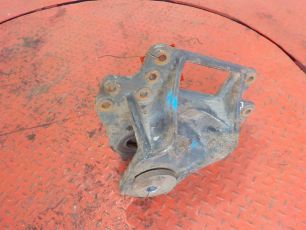 504202524 IVECO Кронштейн реактивной тяги