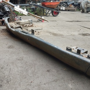 20398709 VOLVO Бампер передний центральная часть, № XF483116