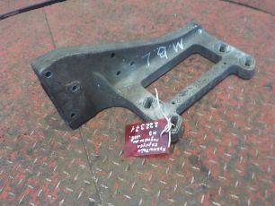 9436660931 MERCEDES Кронштейн корпуса подножки левый