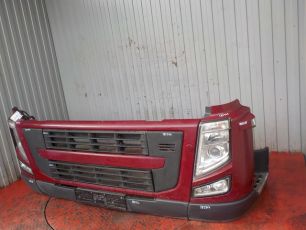 VOLVO Бампер передний, № XF182210