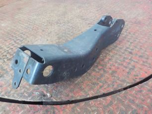 9303103358 MERCEDES Кронштейн траверсы, № XF223255