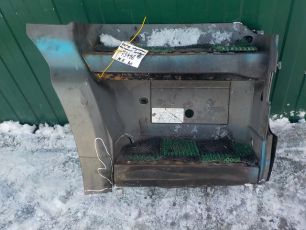 9416600301 MERCEDES Корпус подножки верхний правый