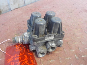 20755195 VOLVO Кран 4-х контурный, № XF135820