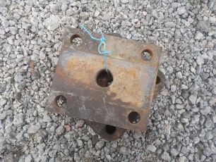 20361423 VOLVO Кронштейн передней рессоры