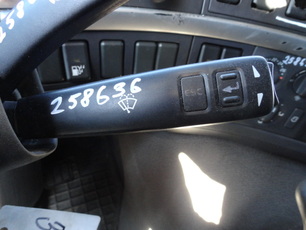 20700927 VOLVO Переключатель подрулевой стеклоочистителя, № XF258636