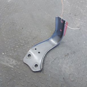 2585694 SCANIA Кронштейн подножки верхней правой