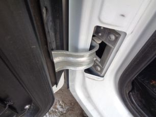 9607501351 MERCEDES Петля бардачка, № XF278912