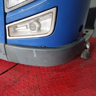 20529741 VOLVO Угол бампера левый, № XF455783