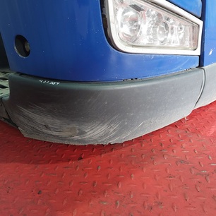 20529742 VOLVO Угол бампера правый, № XF455784