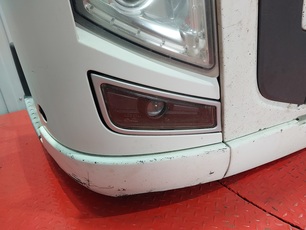 21078545 VOLVO Накладка противотуманной фары правая, № XF426339