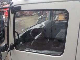 9737200118 MERCEDES Стекло двери левое
