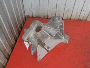 5600201657 RENAULT Кронштейн кабины передний, № XF215409