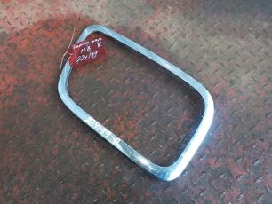 9438260359 MERCEDES Рамка фары правая, № XF224199