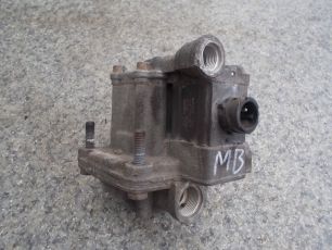 0044299144 MERCEDES Клапан ускорительный, № XF21833
