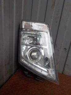 21035651 VOLVO Фара правая, № XF136129