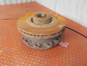 7421116570 RENAULT Ступица передняя