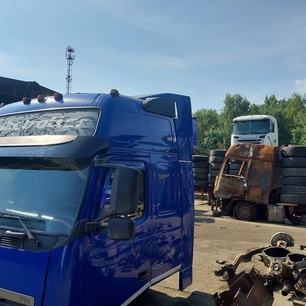VOLVO Спойлер кабины комплект, № XF462509