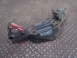 20467743 VOLVO Кронштейн передней рессоры, № XF70069