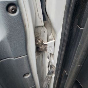 9417200037 MERCEDES Петля двери верхняя левая, № XF446986