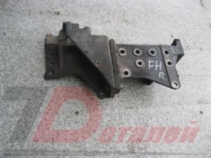 1078754 VOLVO Кронштейн буксировочный правый, № XF15422