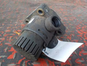 0044298044 MERCEDES Клапан ускорительный, № XF198510