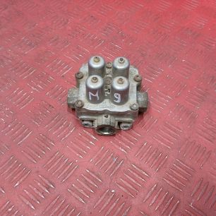 9347144000 WABCO Кран 4-х контурный, № XF449786