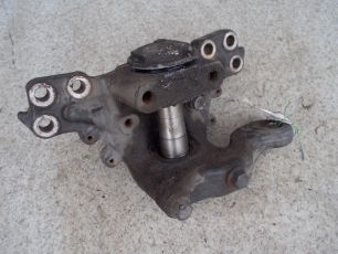 5010436003 RENAULT Кулак поворотный правый, № XF33215