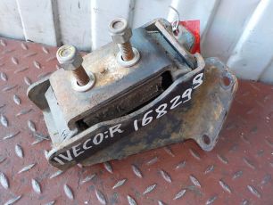 504046292 IVECO Подушка двигателя, № XF166299