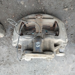 9444207501 MERCEDES Суппорт передний левый, № XF463227